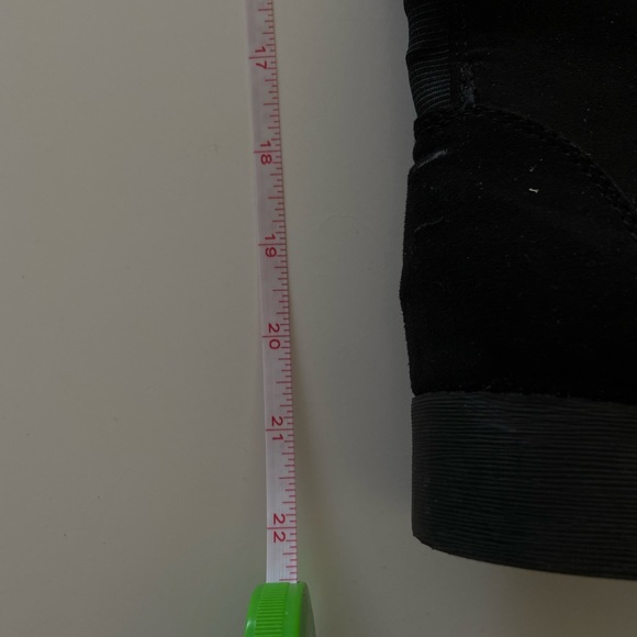 Over-the-knee black suede boots - Picture 4 of 6